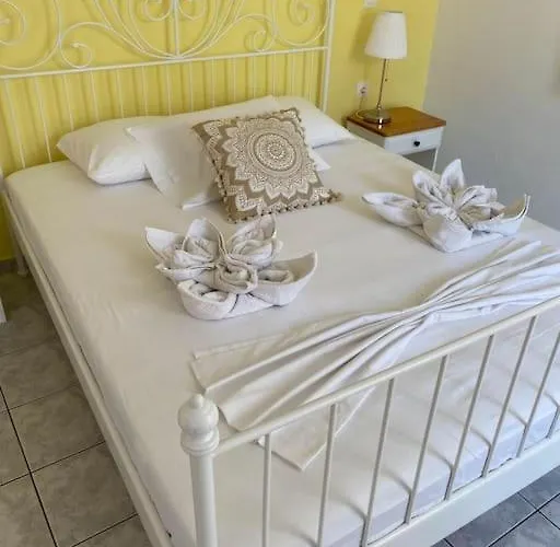 Hera Apartment, Town Of Poros Island