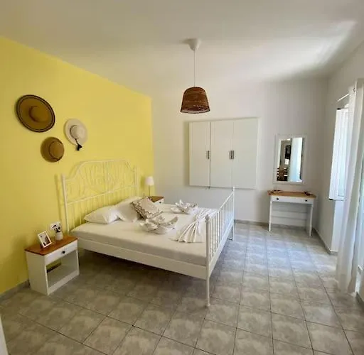 Hera Apartment, Town Of Poros Island